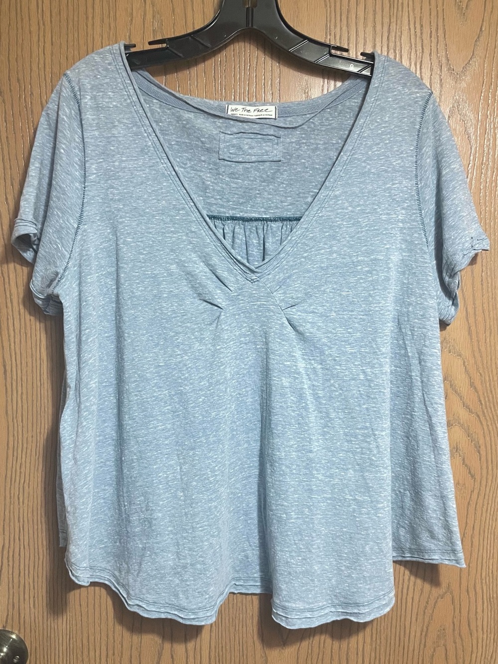 EUC We The Free Tee in Heathered Light Teal with V-Neck and Short Sleeves
